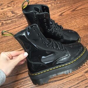 Dr.Marten boots
Size 6
Brand new